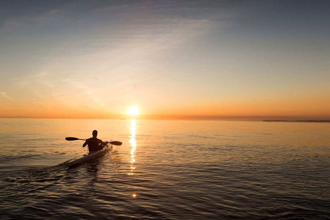Night Time Kayak Tour In Dorset - Fore Adventure